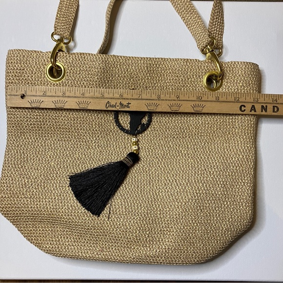 Woven Tote with Africa Emblem Tassel - Picture 5 of 8